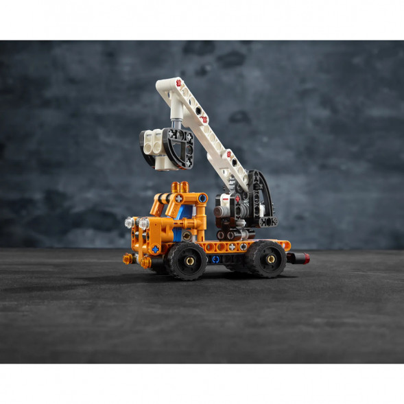 Конструктор LEGO Technic 42088 Ремонтный автокран в Благовещенске