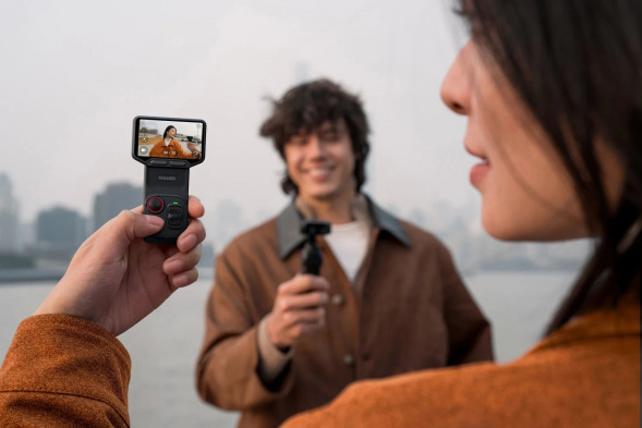 Экшн-камера Insta360 Luna Ultra Standard Combo, Cosmic Black в Благовещенске